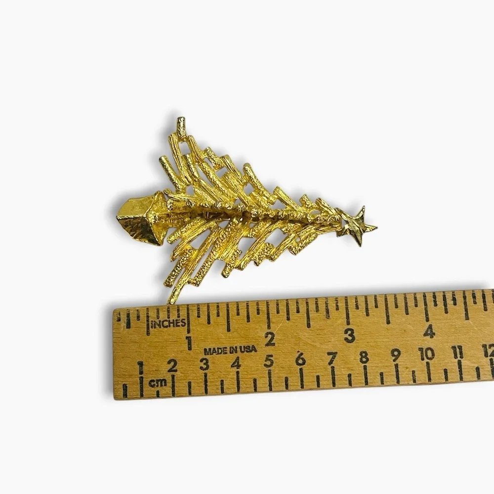 Vintage Raffine Gold Christmas Tree Holiday Brooch Pin 3D